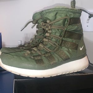 Womens Nike Roshe Boots